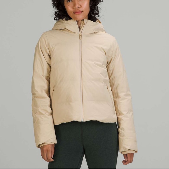 Lululemon Slush Hour Hooded Jacket
Trench - Picture 2 of 12